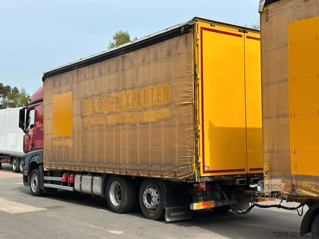 Вантажівка з платформою і тентом MERCEDES-BENZ Actros 2545 Pritche 7,29m Hubdach Stapler