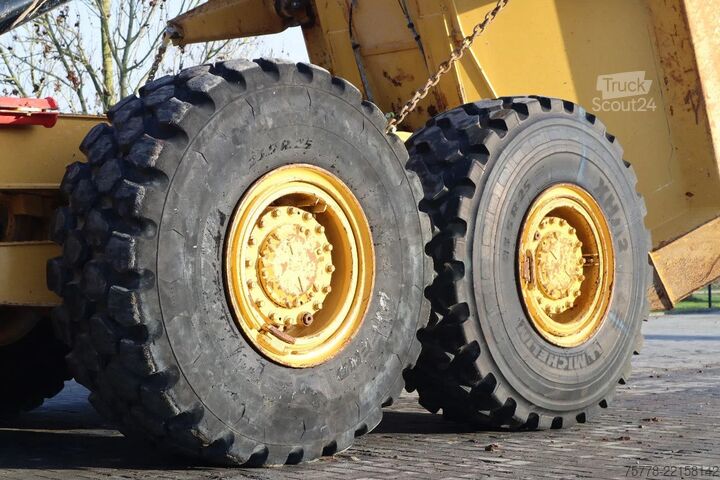 Dumper Caterpillar 730 04A | TAILGATE | LOW HOURS