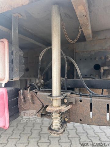 Tenteli düz yataklı kamyon MERCEDES-BENZ Pritsche Plane  6-Zyl. 4x2 1524  4x2  OM 906 LA