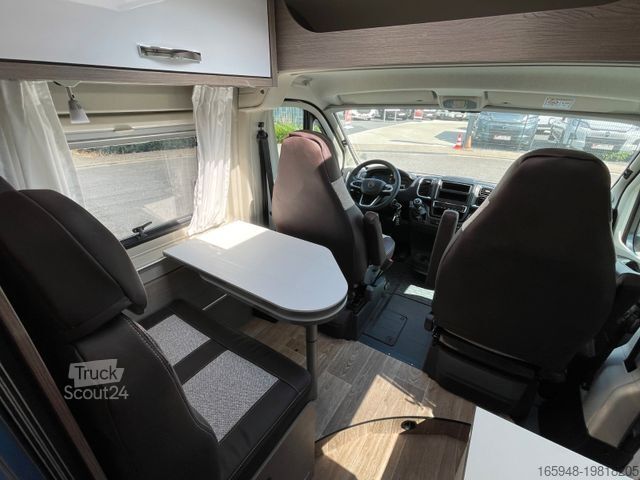 Autocaravana PÖSSL Roadcamp R * kurz mit Raumbad*