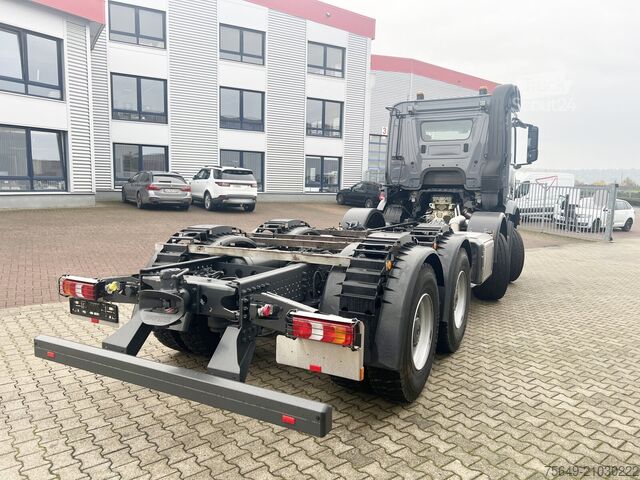Châssis de camion Mercedes-Benz Arocs 3251 L 8x4/4 Arocs 3251 L 8x4/4, mit Motorabtrieb C plus NA