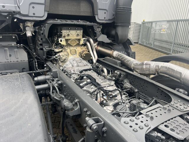 Châssis de camion Mercedes-Benz Arocs 3251 L 8x4/4 Arocs 3251 L 8x4/4, mit Motorabtrieb C plus NA