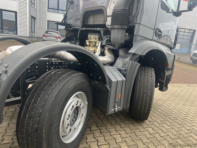 Châssis de camion Mercedes-Benz Arocs 3251 L 8x4/4 Arocs 3251 L 8x4/4, mit Motorabtrieb C plus NA