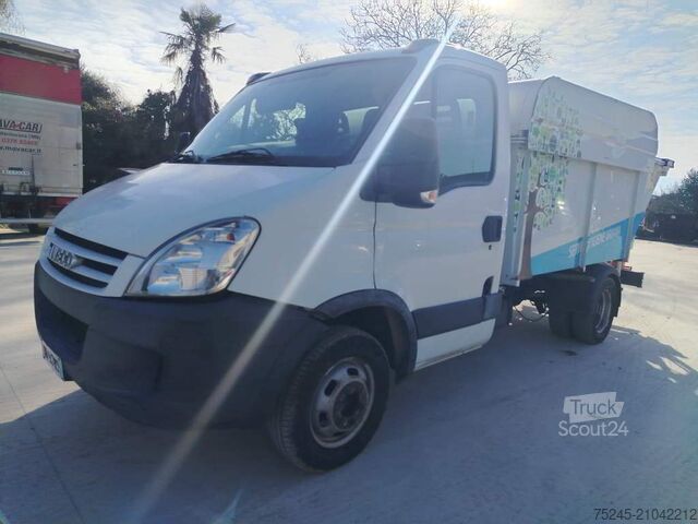 όχημα συλλογής απορριμμάτων Iveco DAILY 35C 15 3.0