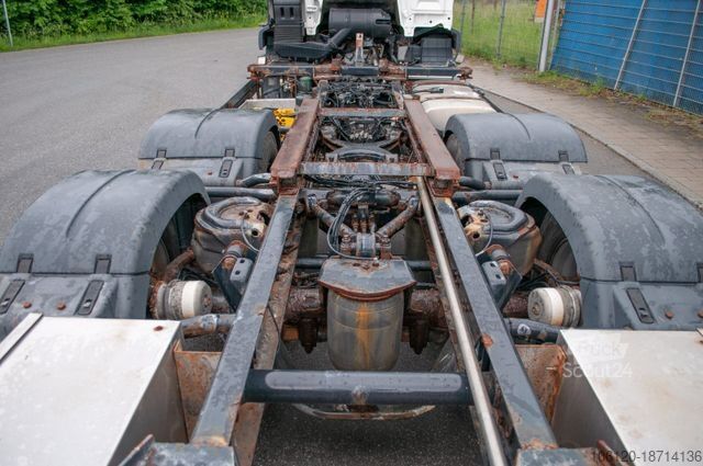 Camion porte-caisses amovibles MAN TGS 26.440 6x2 LL Wechselrahmen