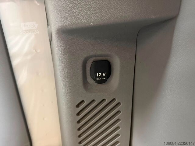 Mikroautobusas VOLKSWAGEN Crafter MAXI L3H2 6 Sitze Klima STHZ AHK 1.Hand