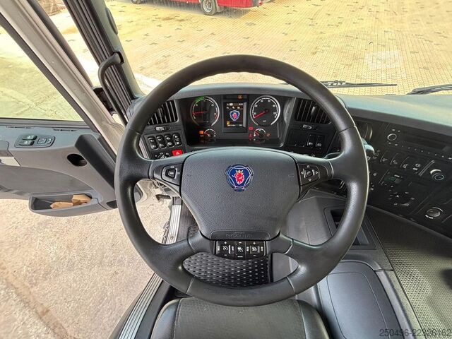 Laatikon runko Scania P 370 6x2*4 RETARDER / BOX L=8451 mm