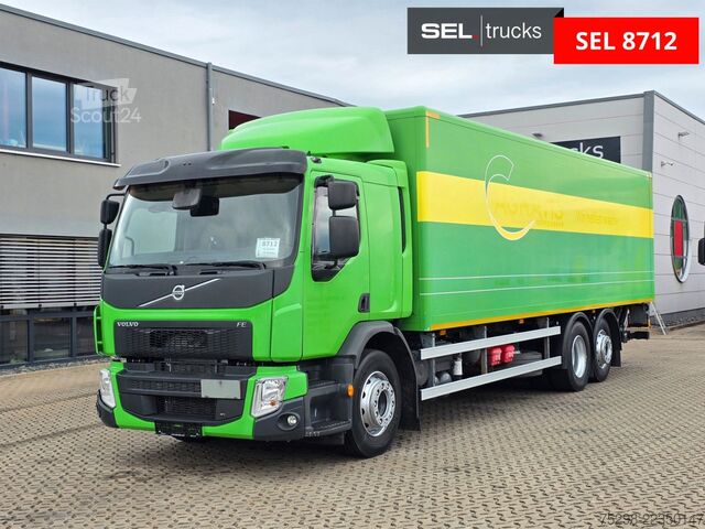 Camión caja VOLVO FE 320 / Ladebordwand