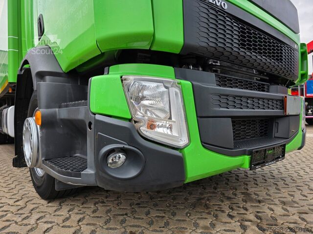 Camión caja VOLVO FE 320 / Ladebordwand