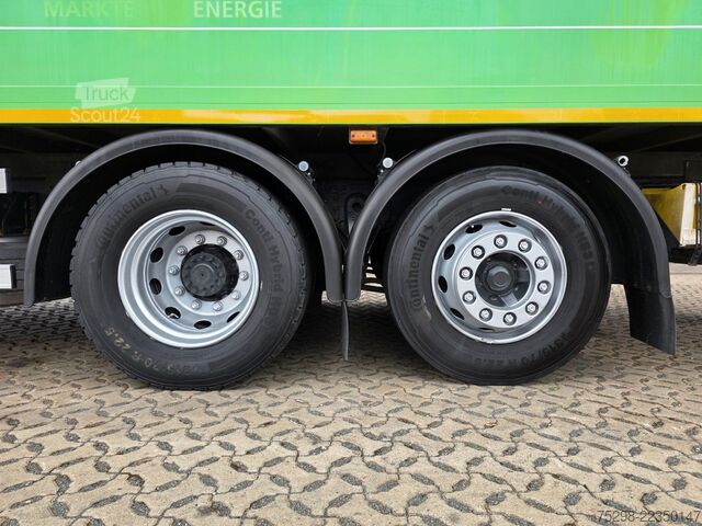 Camión caja VOLVO FE 320 / Ladebordwand
