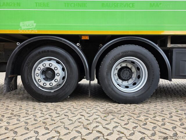 Camión caja VOLVO FE 320 / Ladebordwand