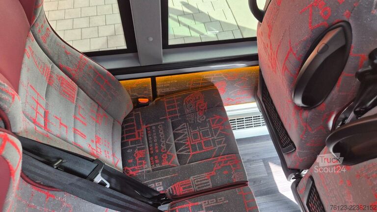 Mikroautobuss MERCEDES-BENZ 30 Sitzer Schul- Transferbus 519 Vorlauffahrzeug
