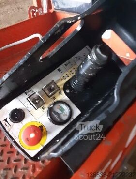 Piattaforma a pantografo Skyjack SJ III 3220 Elektro 8,10 m