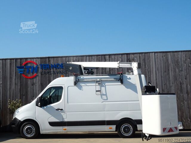 Uz kravas automobiļa uzstādīta darba platforma RENAULT Master 2.3 dCi Hubarbeitsbühne 10M Versalift PTO