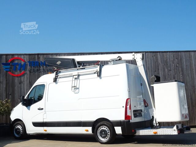Uz kravas automobiļa uzstādīta darba platforma RENAULT Master 2.3 dCi Hubarbeitsbühne 10M Versalift PTO