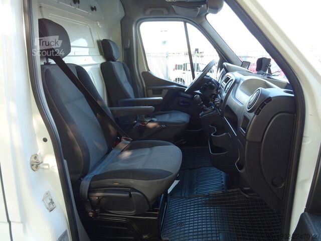 Uz kravas automobiļa uzstādīta darba platforma RENAULT Master 2.3 dCi Hubarbeitsbühne 10M Versalift PTO