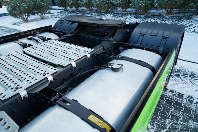 Standard tractor unit VOLVO FH 500 / I-PARK COOL / MIKROFLALÓWKA / TV /  