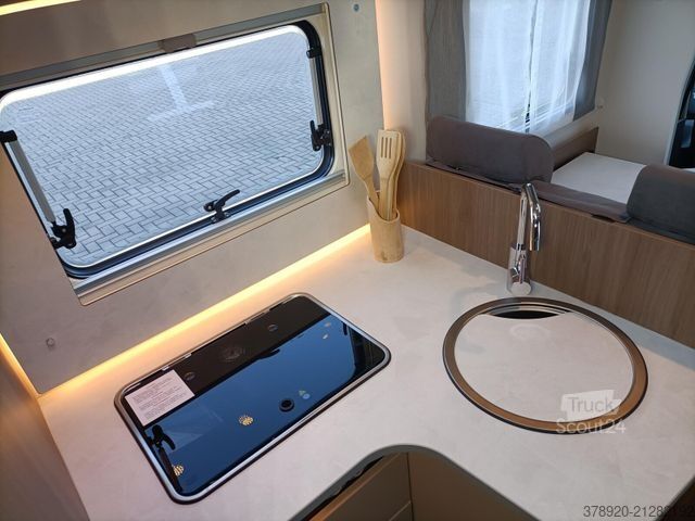 Polintegriran avtodom CARADO Edition25 T Ford 447