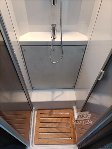 Polintegriran avtodom CARADO Edition25 T Ford 447