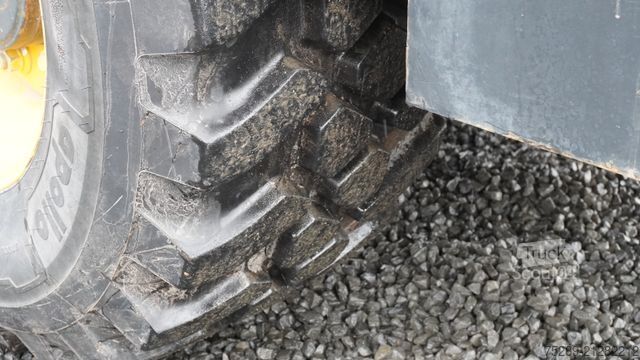 Radlader KOMATSU WA 70 Radlader Gabel Schaufel Zentralschmieranla