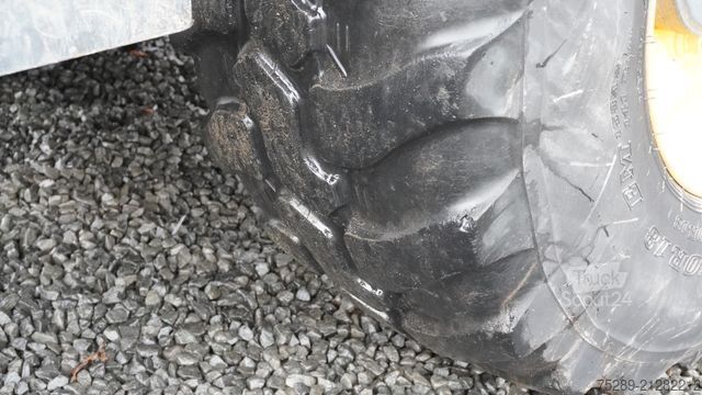 Radlader KOMATSU WA 70 Radlader Gabel Schaufel Zentralschmieranla