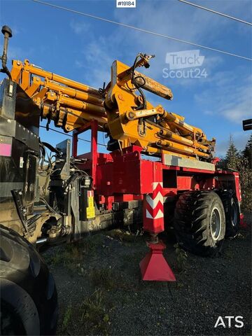 Kėlimo įrankis Logset 12F load carrier w/ World Power 180 T/M crane from