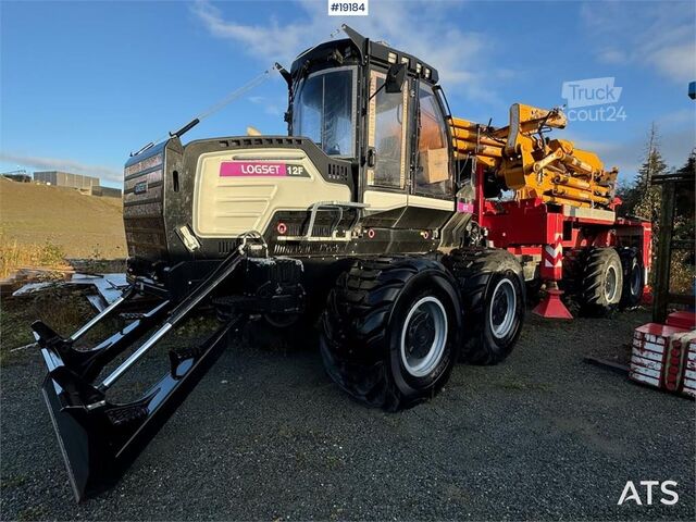 Kėlimo įrankis Logset 12F load carrier w/ World Power 180 T/M crane from