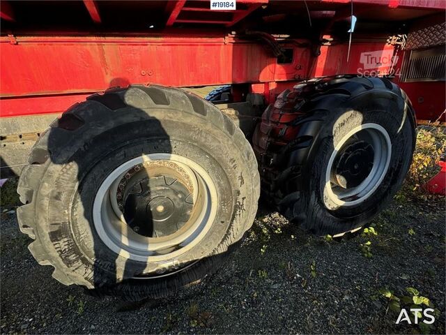 Kėlimo įrankis Logset 12F load carrier w/ World Power 180 T/M crane from