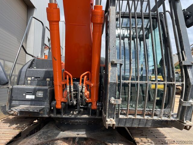  Hitachi ZX210LC-6