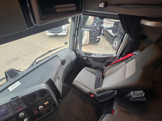Tractora standard RENAULT T 520 * ACC * KLIMAAUT. * SPURHALTE *