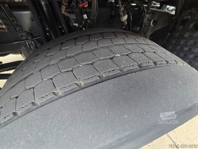 Tractora standard RENAULT T 520 * ACC * KLIMAAUT. * SPURHALTE *