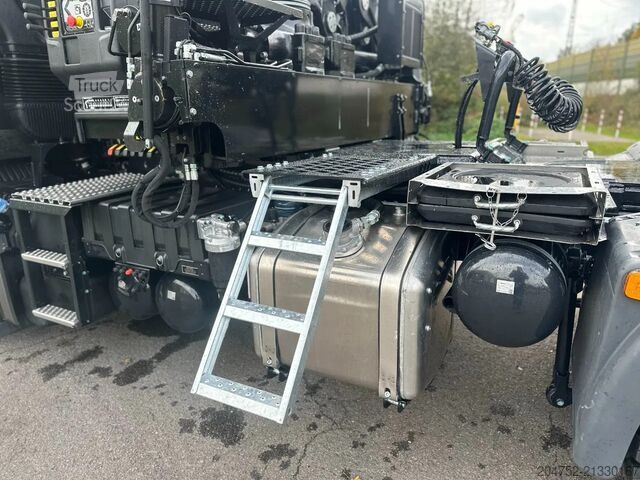 Standard-SZM MAN TGX 33.580 MAN TGX 33.580 6x4 Kran Hiab 302-6 +...