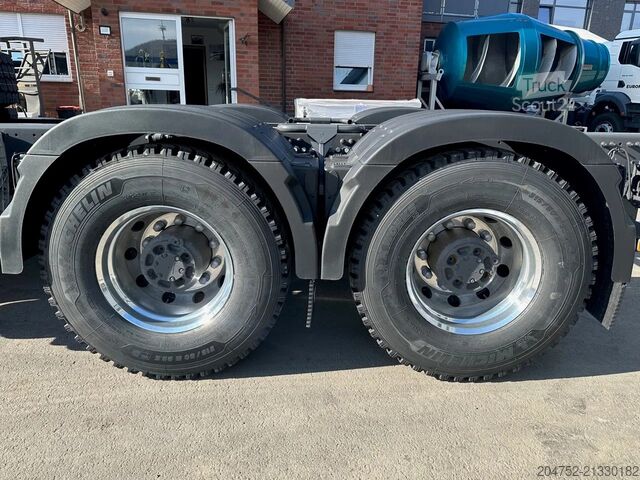 Fahrgestell mit Fahrerhaus Volvo FMX 500 Volvo FMX 500 8x4