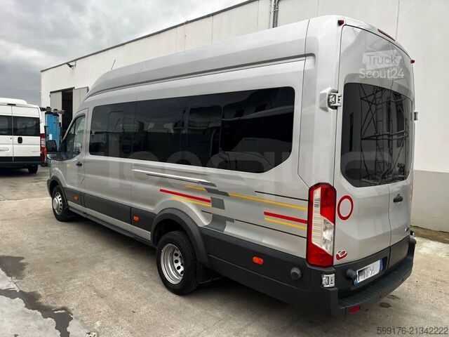 Transporte de pessoas Ford Transit
