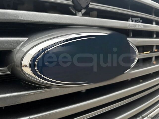 Transporte de pessoas Ford Transit