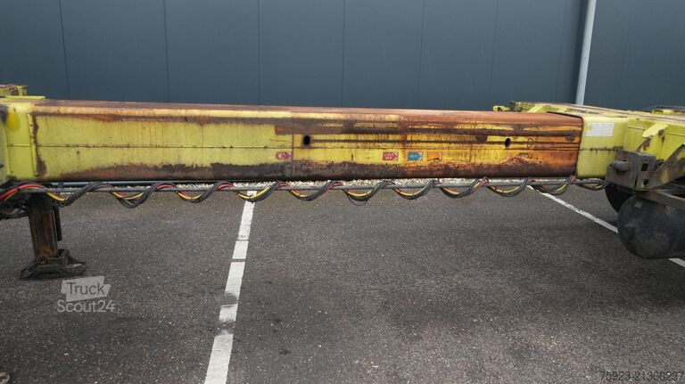 Transport av containrar D-tec Extendable container transport trailer