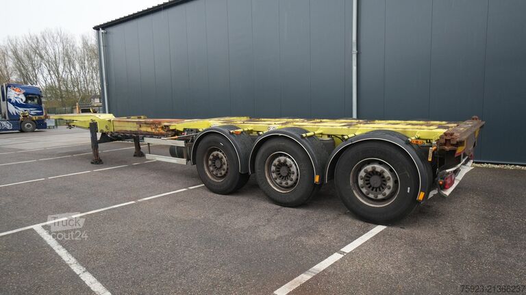 Transport av containrar D-tec Extendable container transport trailer