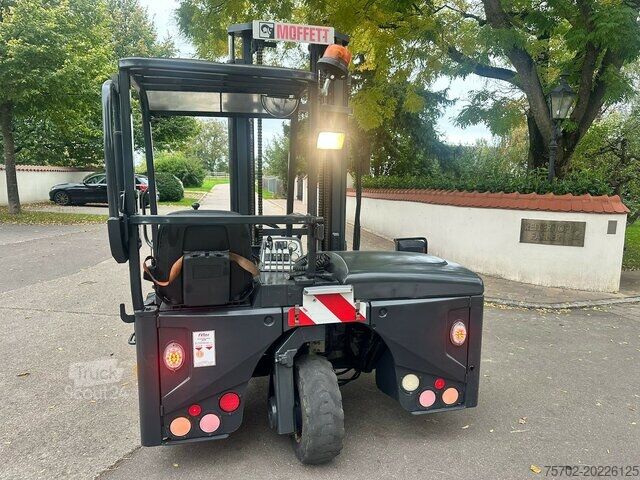 Čelni viličar Moffett M4 25.3 Mitnahmestapler
