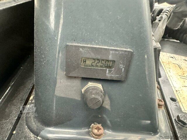 Čelni viličar Moffett M4 25.3 Mitnahmestapler