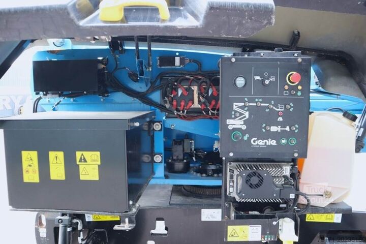 Plataforma de trabalho telescópica articulada Genie Z45FE/DC Hybrid Hybrid, 4x4 Drive, 16m Working Hei