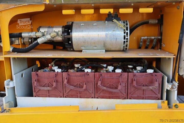 Škarjasto dvigalo Haulotte Compact 12RTE Electric, 12m Working Height, 450kg