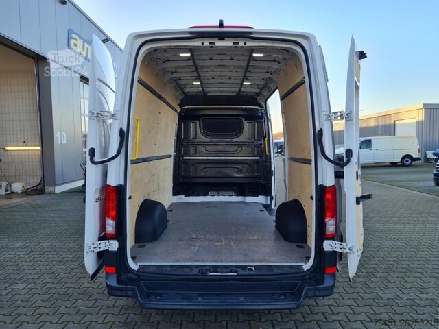 Vans ar augstu jumtu VW Crafter 35 Kasten TDI MR L3H3 AHK Navi LED KAMERA