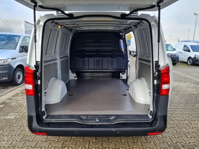 Vans ar augstu jumtu VW Crafter 35 Kasten TDI MR L3H3 AHK Navi LED KAMERA