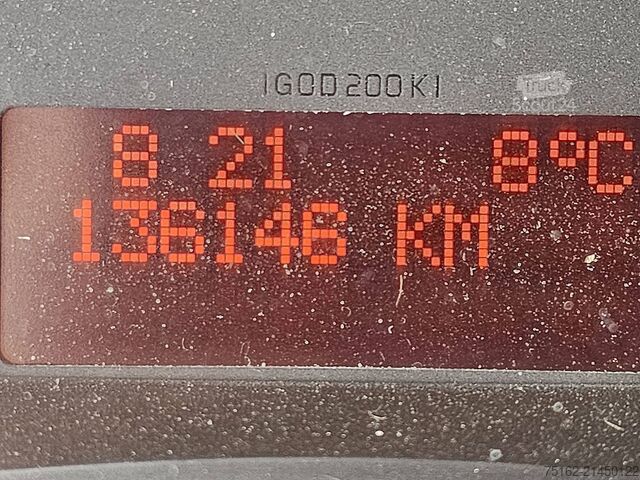 Platform truck with crane RENAULT MASTER 2.3 DCI 145 DC DL KRAAN