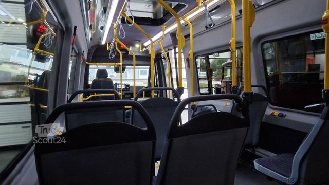 Микробус MERCEDES-BENZ 517 / 515 Frontniederflur mit  Ada Systeme