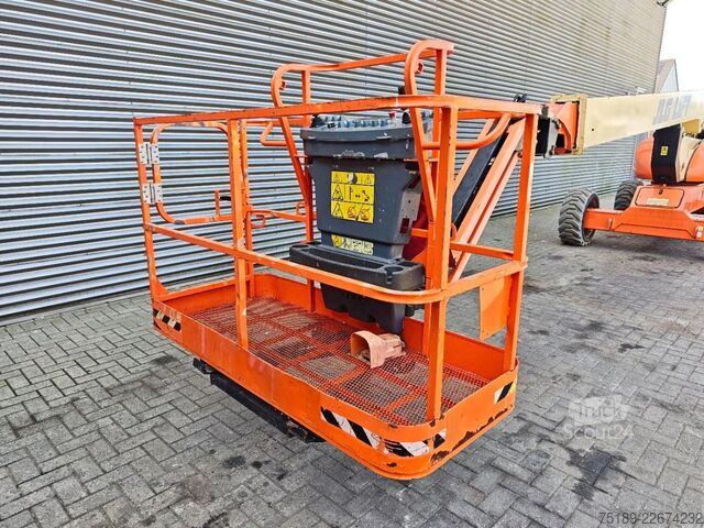 Шарнірно-телескопічна робоча платформа JLG E600 JP