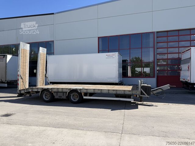 Lågbyggd trailer  tt  21 t Tandemtieflader, hydraulische Rampen