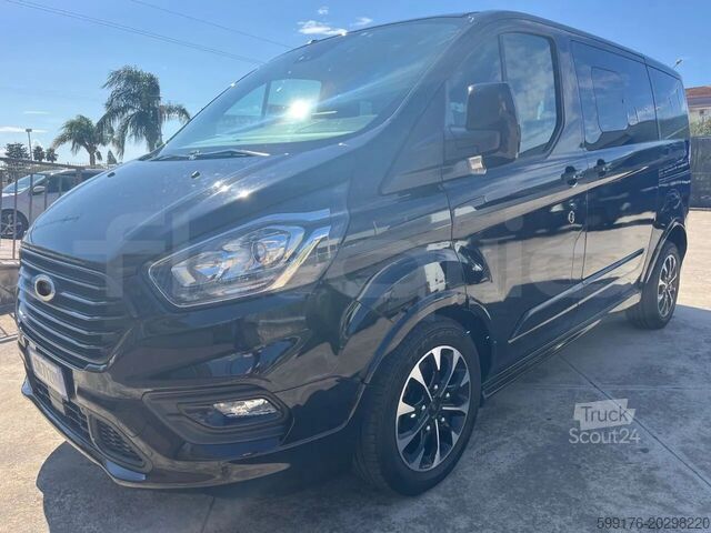 Пасажирський транспорт Ford Tourneo Custom