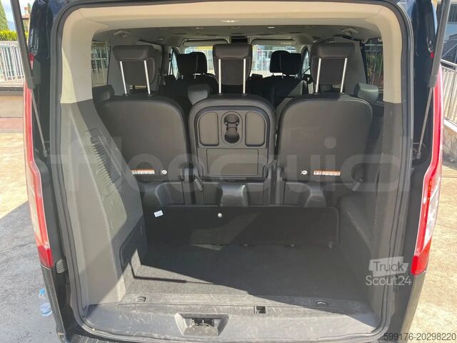Пасажирський транспорт Ford Tourneo Custom