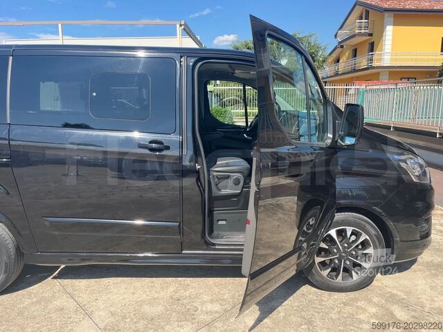 Пасажирський транспорт Ford Tourneo Custom